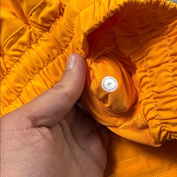 Lululemon Hotty Hot Short II *Long 4" Highlight Orange - Picture 4 of 6